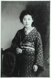 Hanako Muraoka in 1919, photo courtesy of Toyo Eiwa Jogakuin Archives